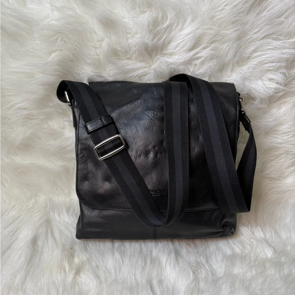 Coach Black Leather Men’s Messenger Bag